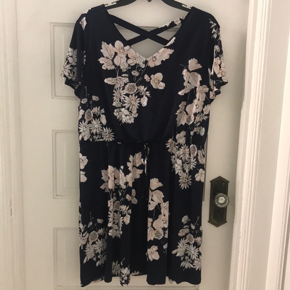 NAVY FLORAL DRESS - Picture 1 of 3